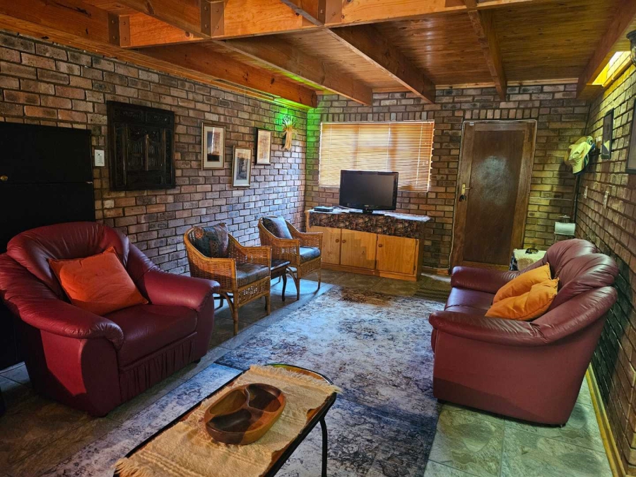 4 Bedroom Property for Sale in Leeudoringstad North West